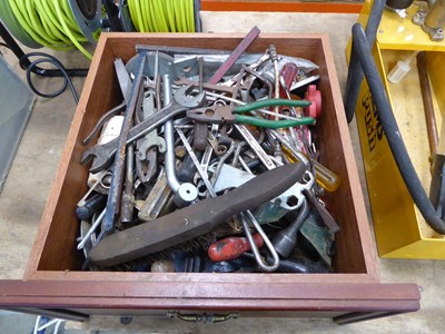 Lot 4482 - Assortment of tools inc. pliers, screwdrivers,...