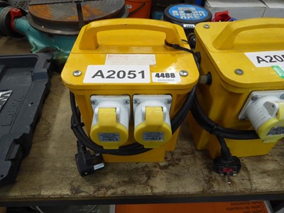 Lot 4488 - 110v transformer