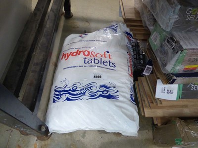 Lot 4500 - 25kg bag of water softener tablets