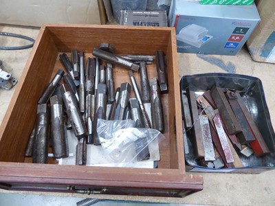 Lot 4514 - Assortment of items inc. lathe cutting bits...