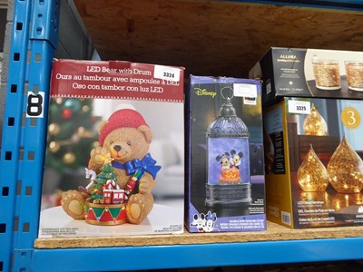 Lot 3324 - LED Christmas bear with two lanterns