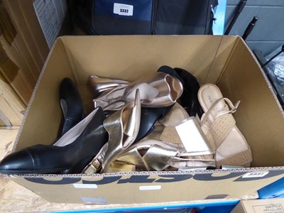 Lot 3331 - Box of assorted womens shoes