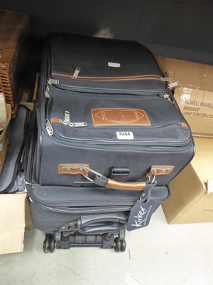 Lot 3344 - 3 suitcases