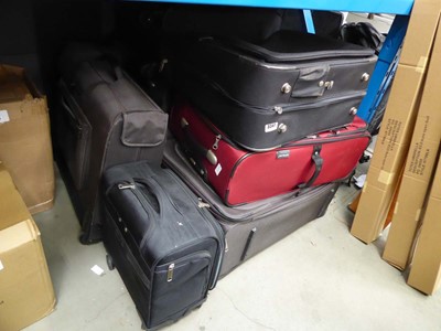 Lot 3347 - 7 suitcases