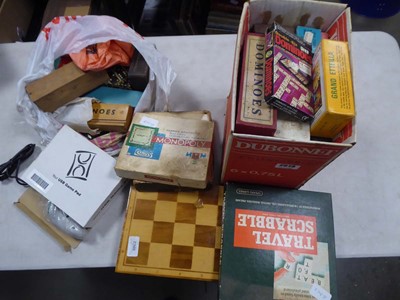 Lot 2513 - Various vintage games including Monopoly,...