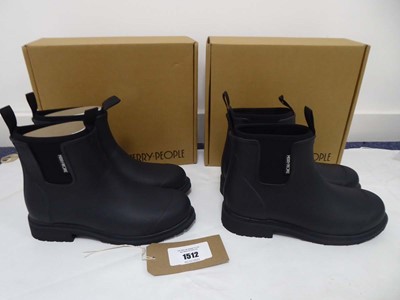 Lot 2x Boxed pairs of Merry People bobbi boots in...