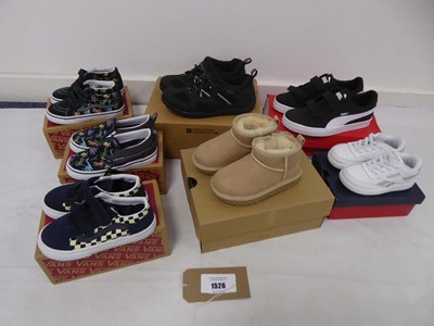 Lot 1526 - 7x Boxed pairs of children's shoes to include...