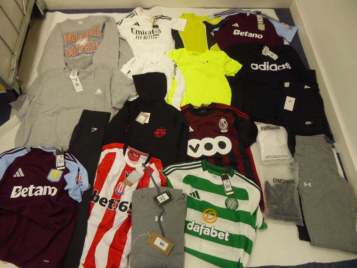 Lot 1571 - Selection of sportswear to include Nike,...