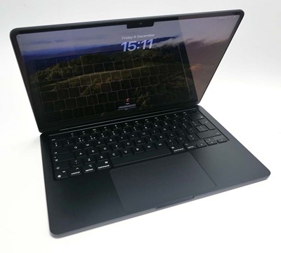 Lot 2001 - MacBook Air 13" 2024 A3113 Midnight laptop...