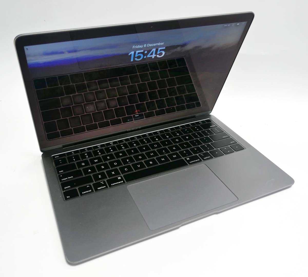 Lot 2007 - MacBook Air 13" 2019 A1932 Space Grey laptop...