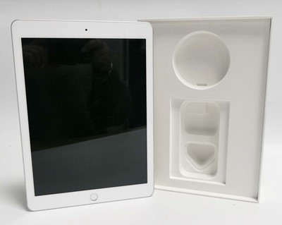 Lot 2023 - iPad 6th Gen 128GB A1893 Silver with box