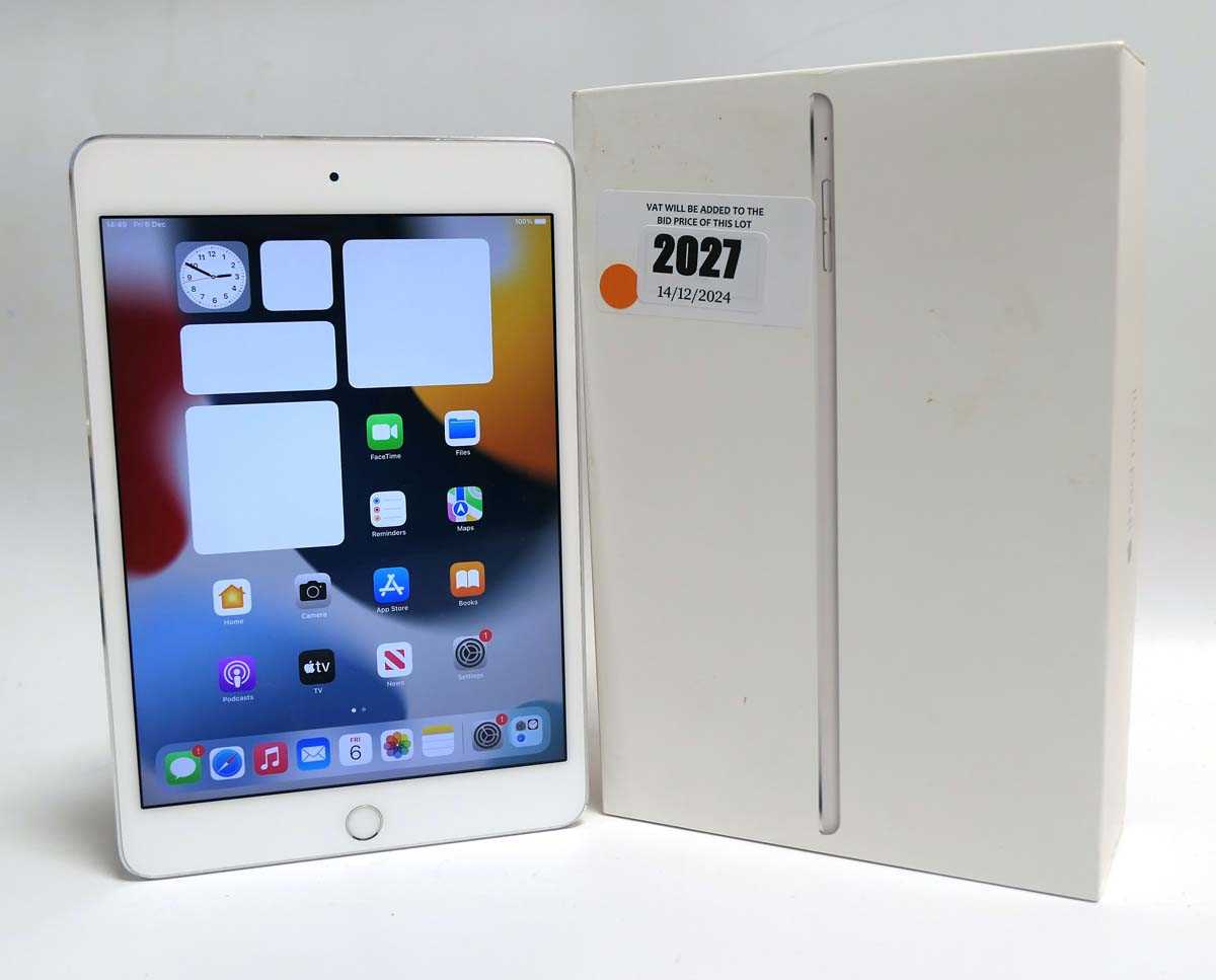 Lot 2027 - iPad Mini 4 128GB Silver with box