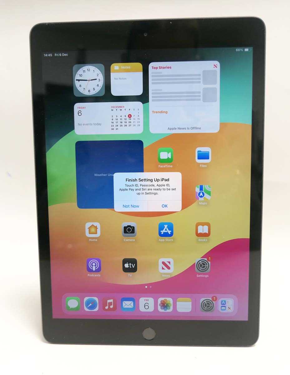 Lot 2033 - iPad 8th Gen 32GB Space Grey