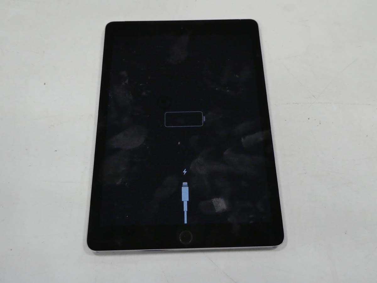 Lot 2040 - iPad Air 2 64GB Space Grey