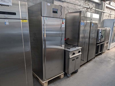 Lot 190 - 73cm Arctica HED235 single door fridge