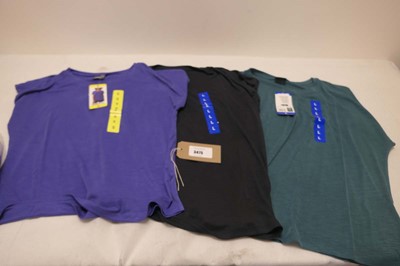 Lot 3475 - 20 32 Degrees t-shirts