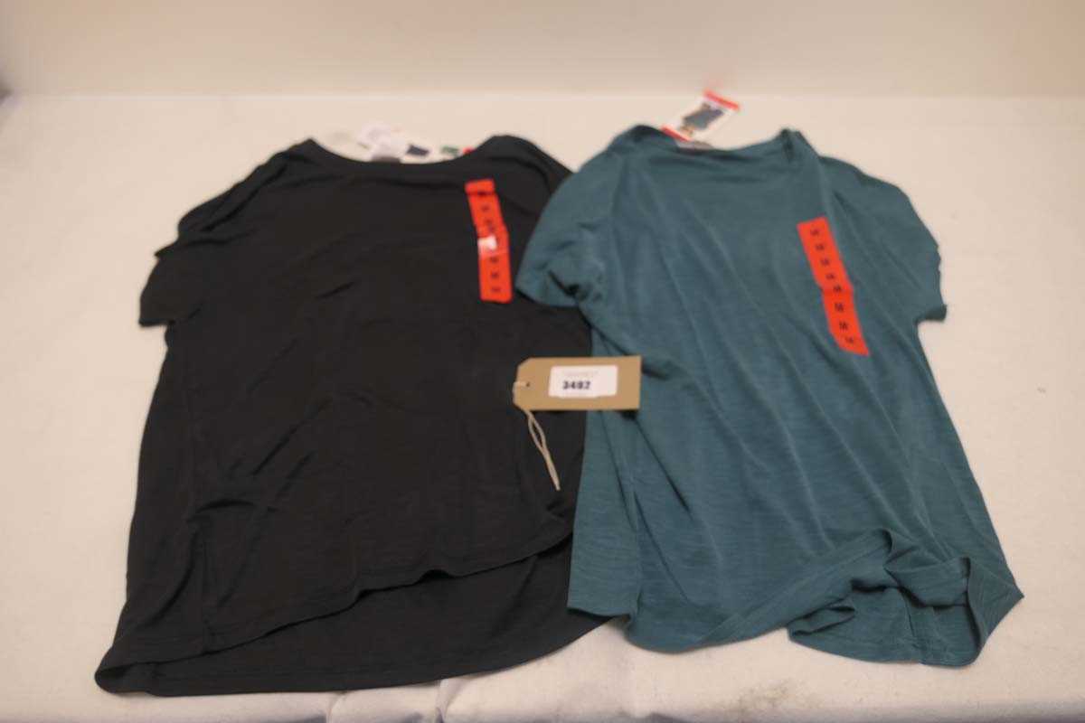 Lot 3492 - 20 32 Degrees t-shirts