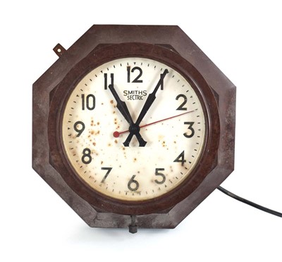 Lot 96 - A SEC Smiths Electric Clocks wall clock in a...