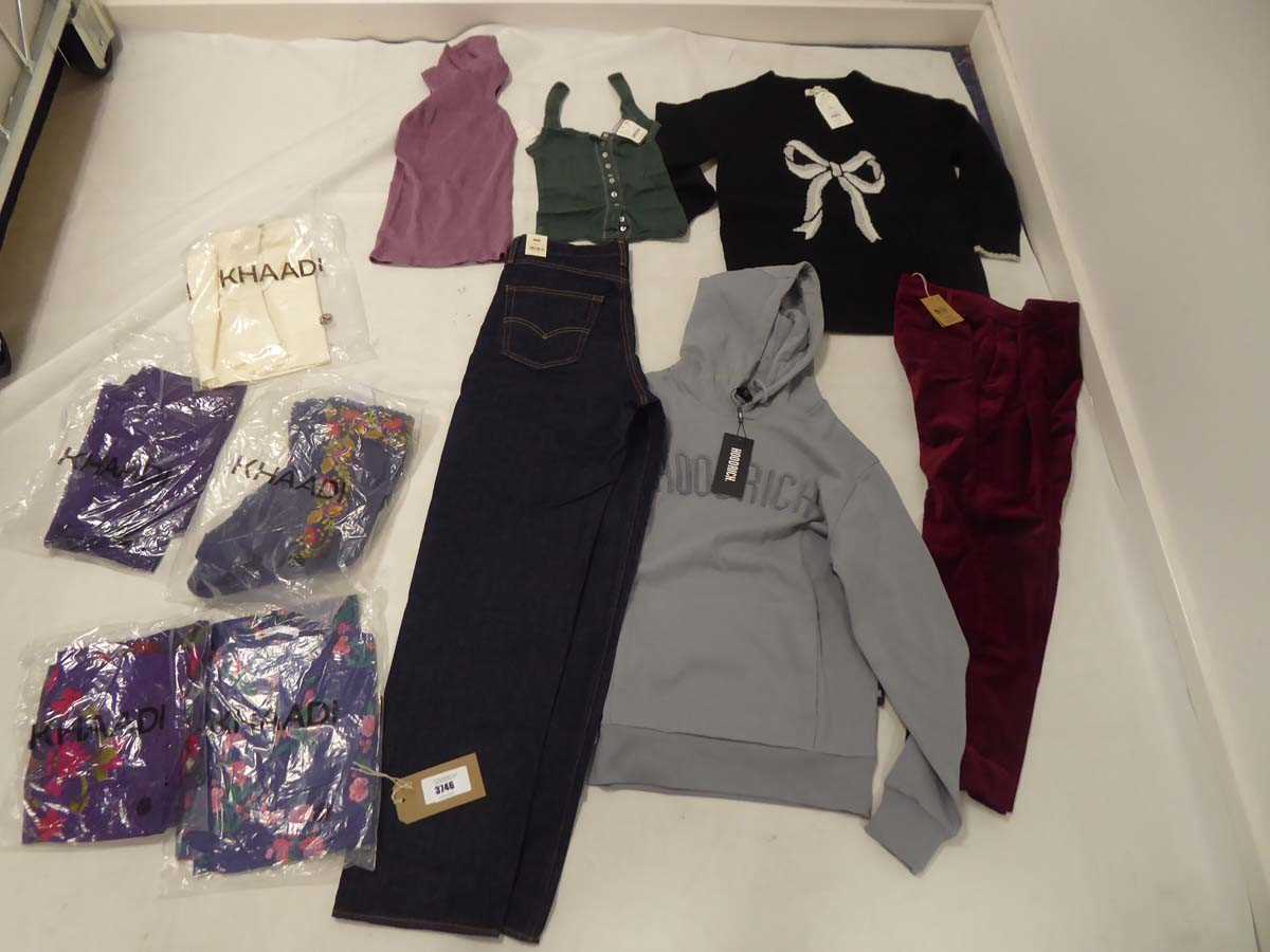 Lot 3746 - Selection of clothing to include Hoodrich,...