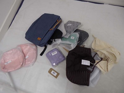 Lot 3761 - Selection of various bags