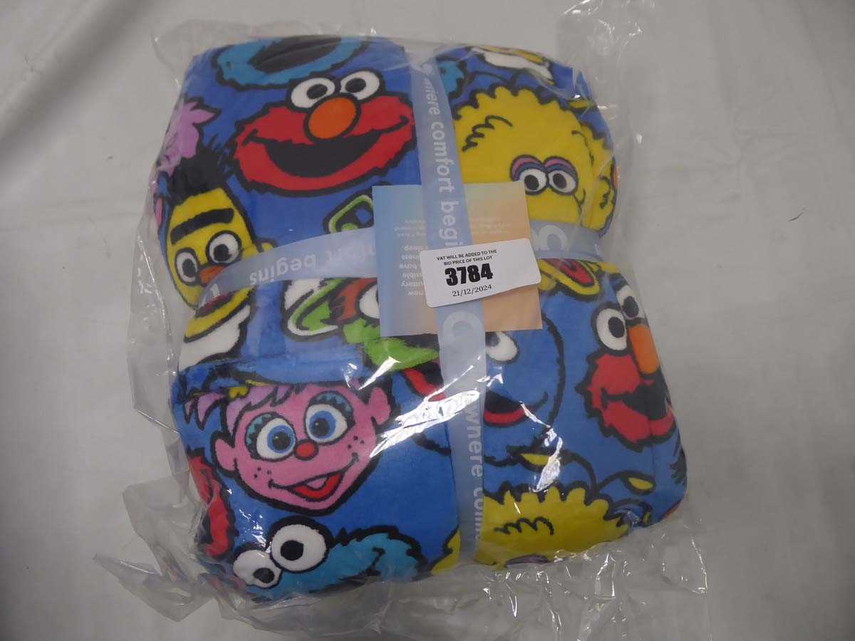 Lot 3784 - The Oodie - Sesame Street beloved characters...