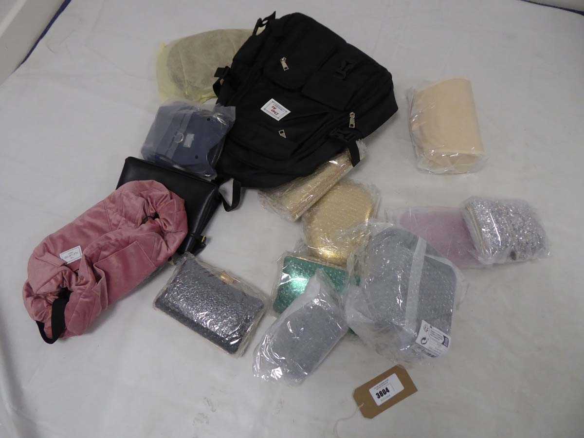 Lot 3804 - Selection of various bags