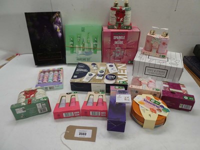 Lot 15 toiletry gift sets including Laura Ashley,...