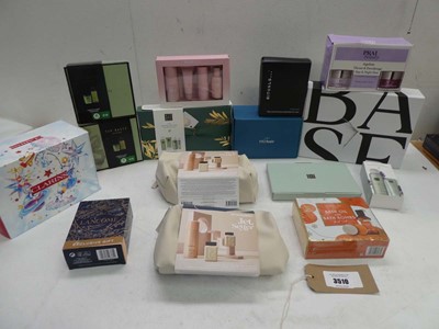 Lot 15 toiletry gift sets including Lancome,...