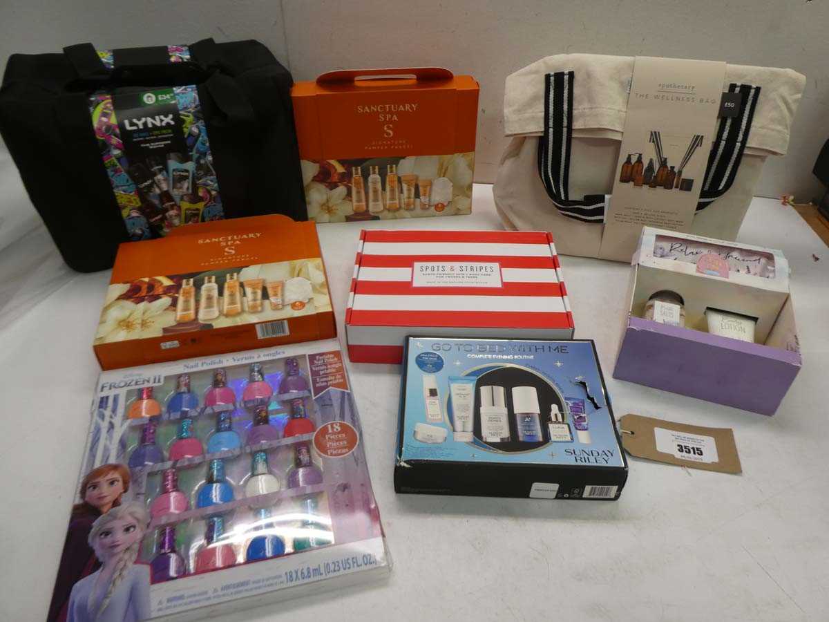 Lot 8 toiletry gift sets including Lynx, Sanctuary,...