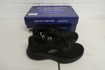 Lot Boxed pair of men's Skechers skech-lite air...