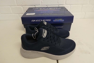 Lot Boxed pair of men's Skechers skech-lite air...