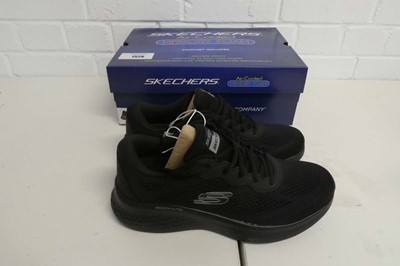 Lot Boxed pair of men's Skechers skech-lite air...