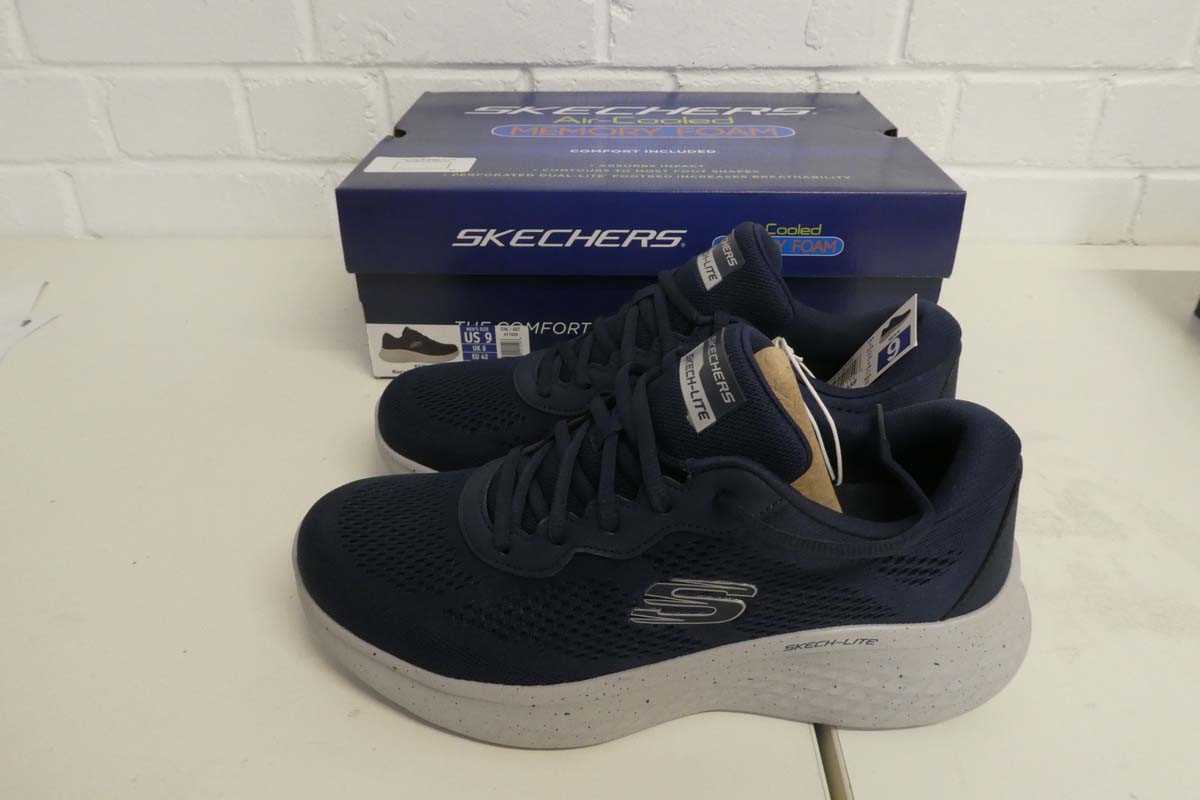 Lot 1529 - Boxed pair of men's Skechers skech-lite air...