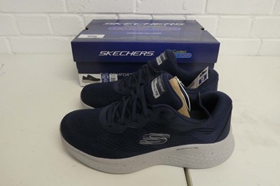 Lot Boxed pair of men's Skechers skech-lite air...