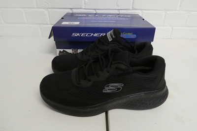 Lot Boxed pair of men's Skechers skech-lite air...