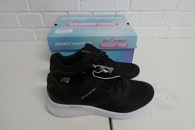 Lot Boxed pair of ladies Skechers skech-lite air...