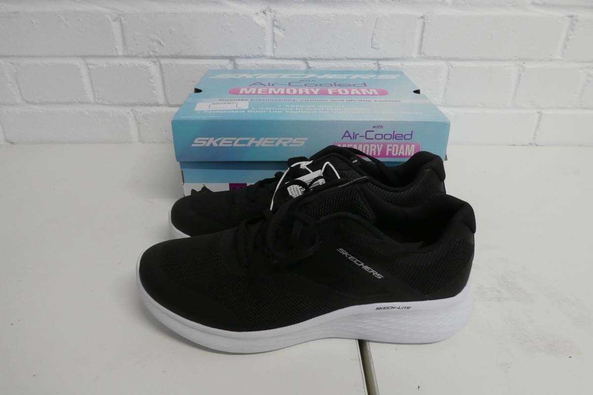 Lot 1541 - Boxed pair of ladies Skechers skech-lite air...