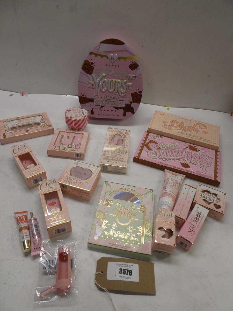 Lot P. Louise beauty products including Surprise...