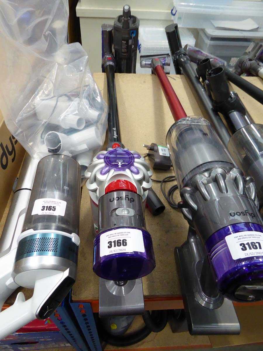 Lot 3166 - Dyson V8 cordless stick vacuum with body, pole...