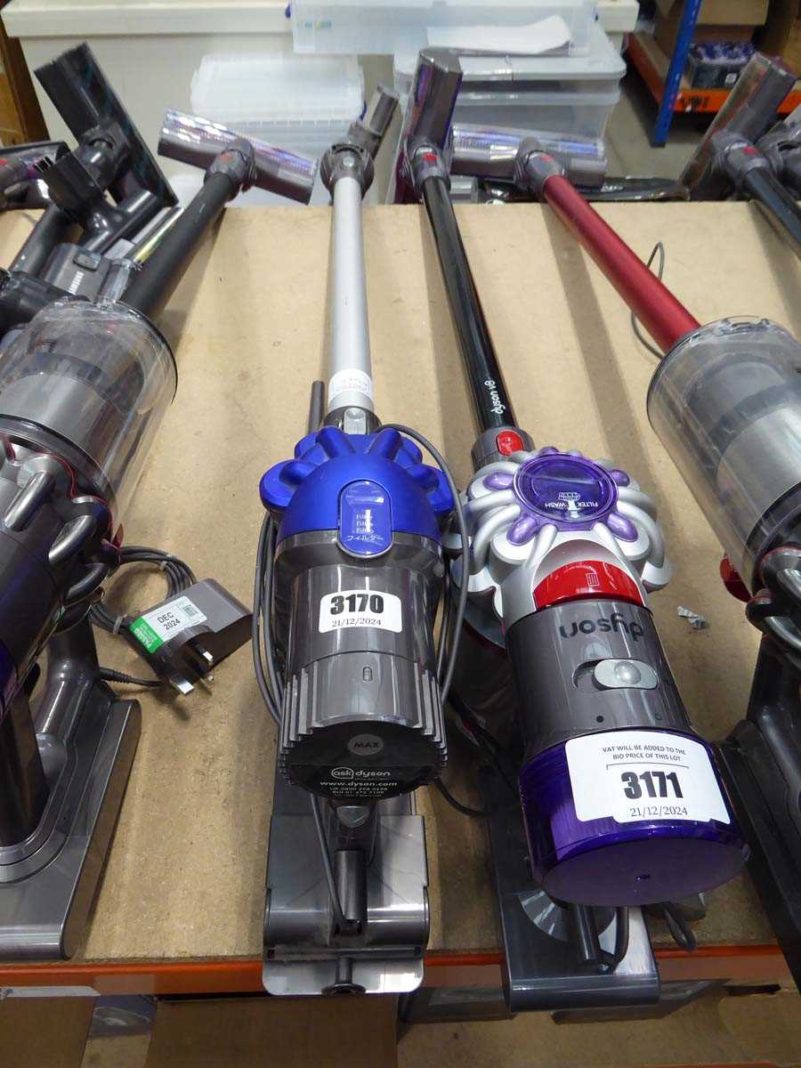 Lot 3170 - Dyson DC35 cordless handheld vacuum with body,...