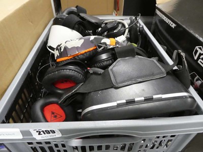 Lot 2199 - Box of headphones, VR headset, games...