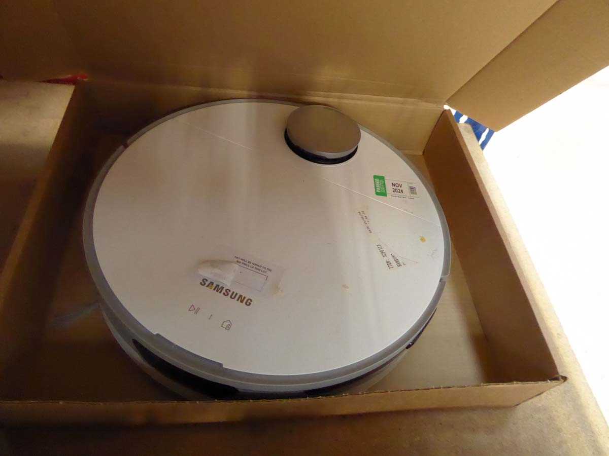 Lot 3179 - Samsung robotic vacuum cleaner no charger