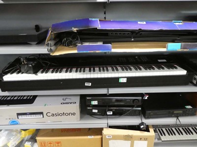 Lot 2259 - Yamaha S08 keyboard with charger