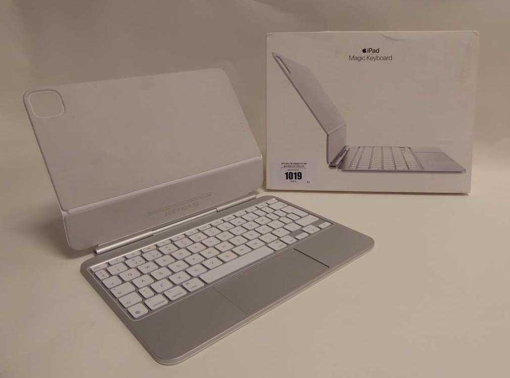 Lot 1019 - Apple iPad Magic Keyboard, White - British,...