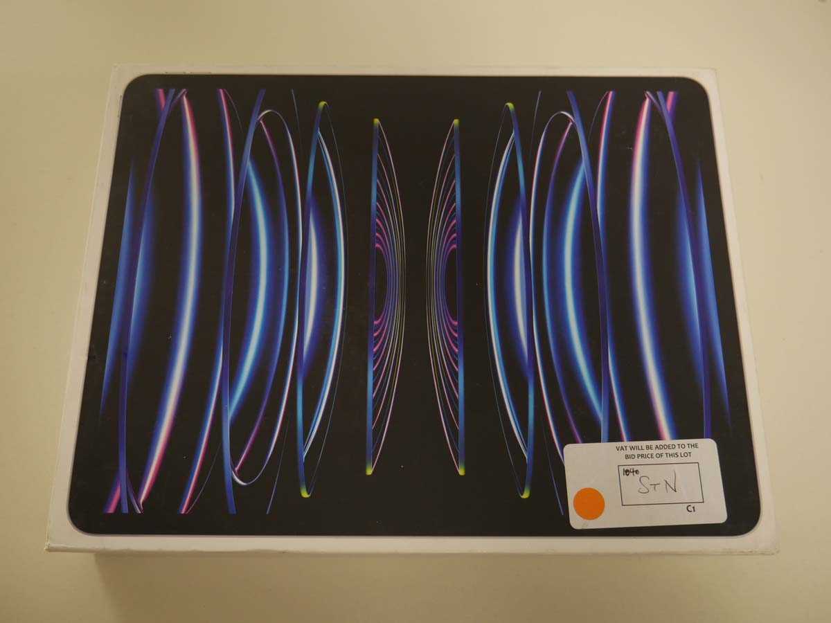 Lot 1040 - Apple iPad Pro 12.9-inch (6th Generation)...