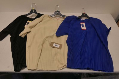 Lot 3334 - A bag containing 20 Teddi Rose blouse tops