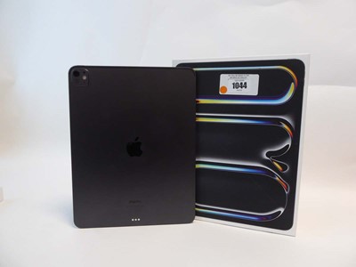 Lot Apple iPad Pro 13-inch (M4) Wi-Fi, 256GB,...