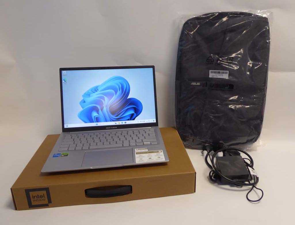 Lot ASUS Vivobook K3405Z laptop, 14", Cool Silver,...