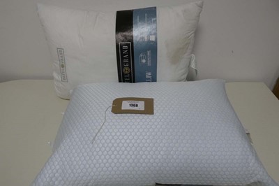 Lot 1315 - 2 Hotel Grand cooling pillows