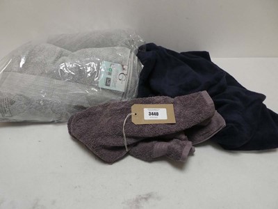 Lot Bag containing mixed towels to include...